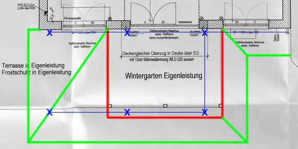 gefaelle-der-terrasse-neben-kaltwintergarten-mit-glasschiebetueren-176526-1.PNG