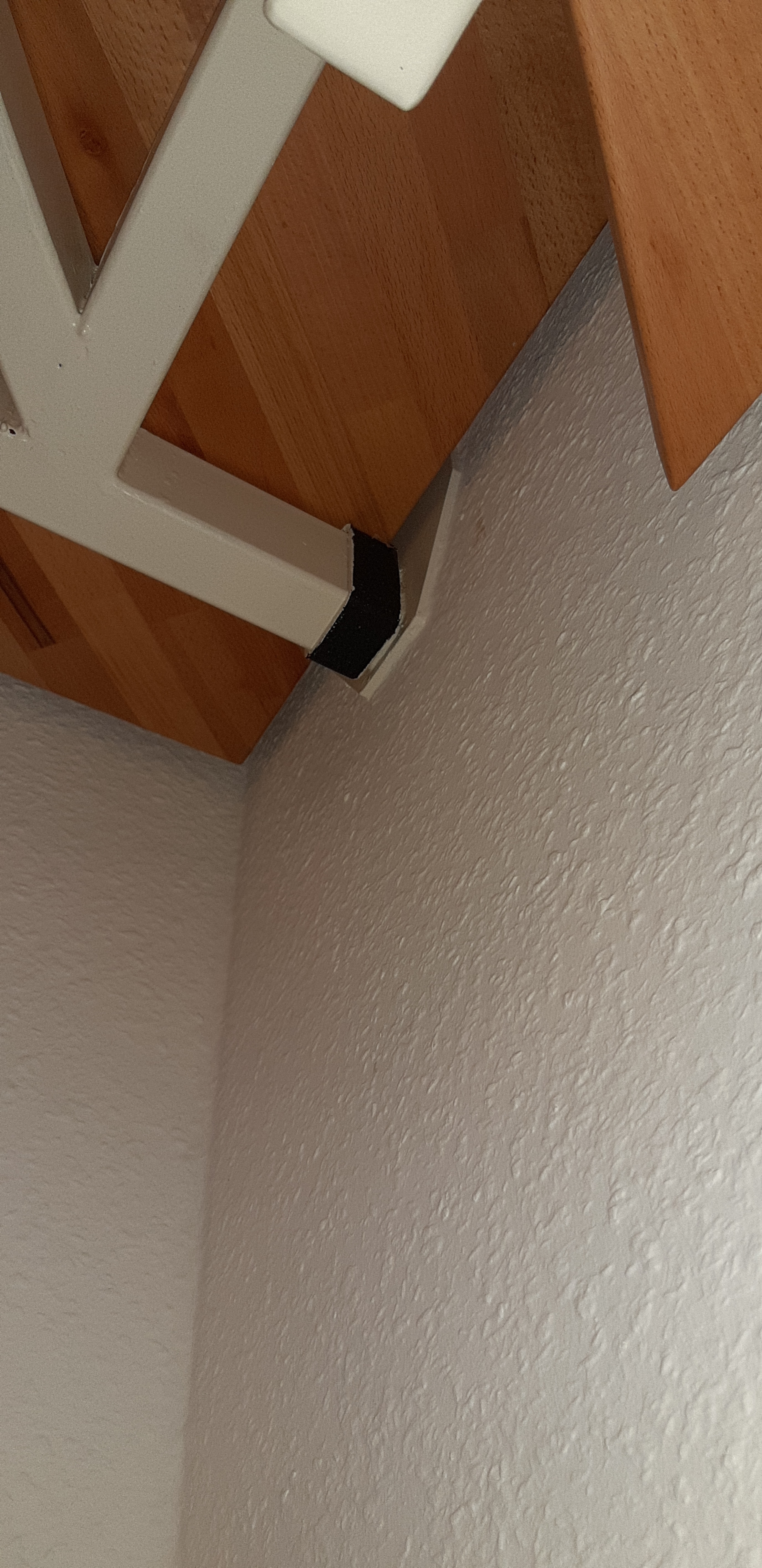 laute-treppengeraeusche-aus-nachbars-haus-treppe-richtig-entkoppelt-596202-1.jpg