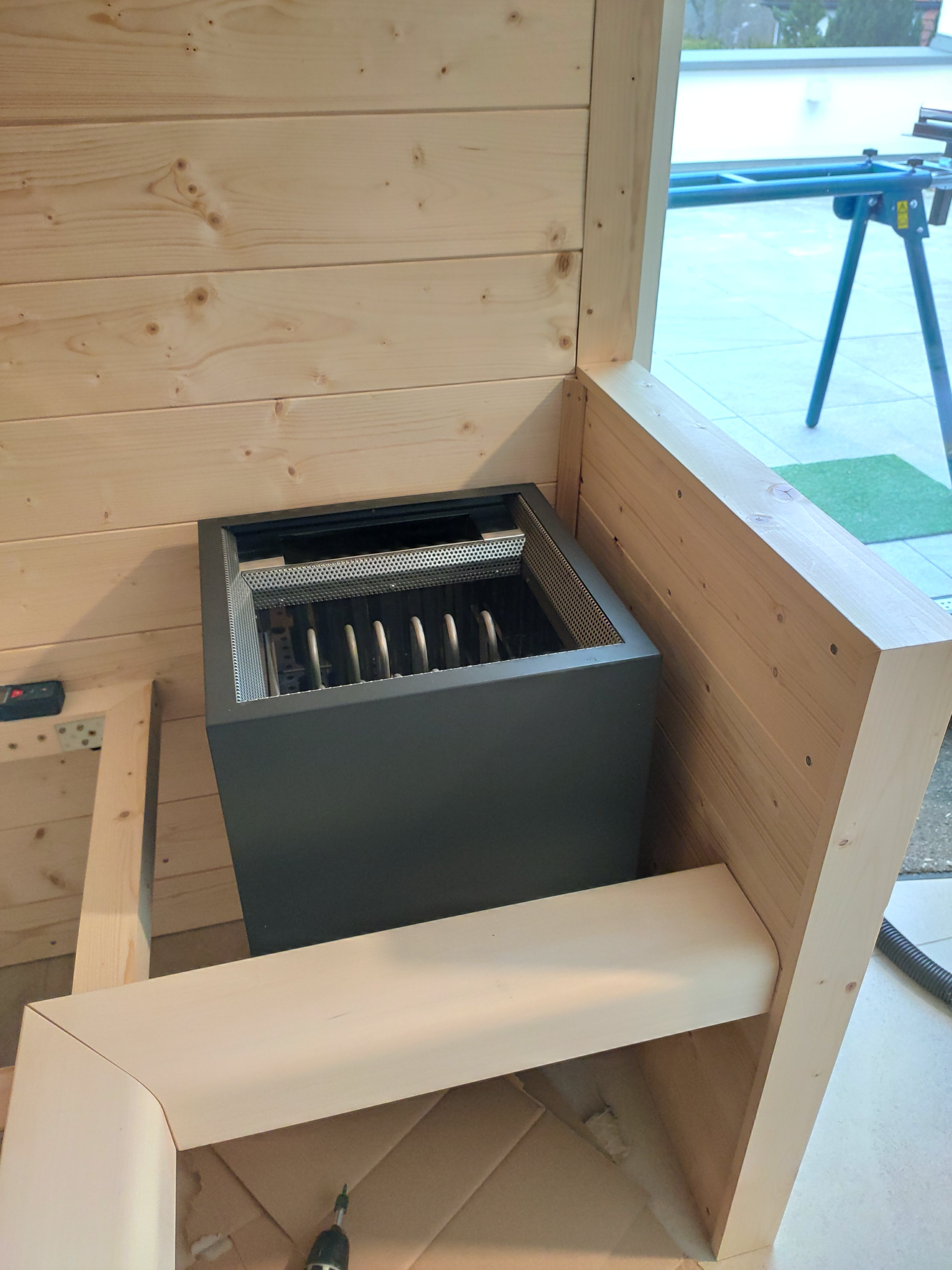 sauna-selbst-bauen-mit-dachschraege-anregungenhinweiseplanungen-469499-3.jpg
