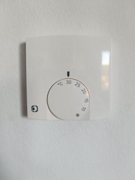 raumthermostat-dreht-sich-von-selbst-665655-1.jpg