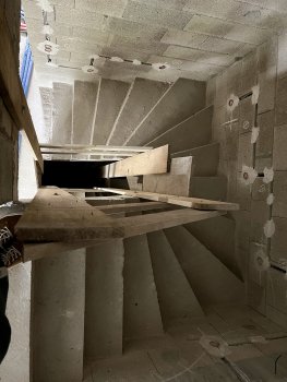 bruestung-fuer-die-betontreppe-als-trockenbau-ist-es-so-problematisch-665998-3.jpg