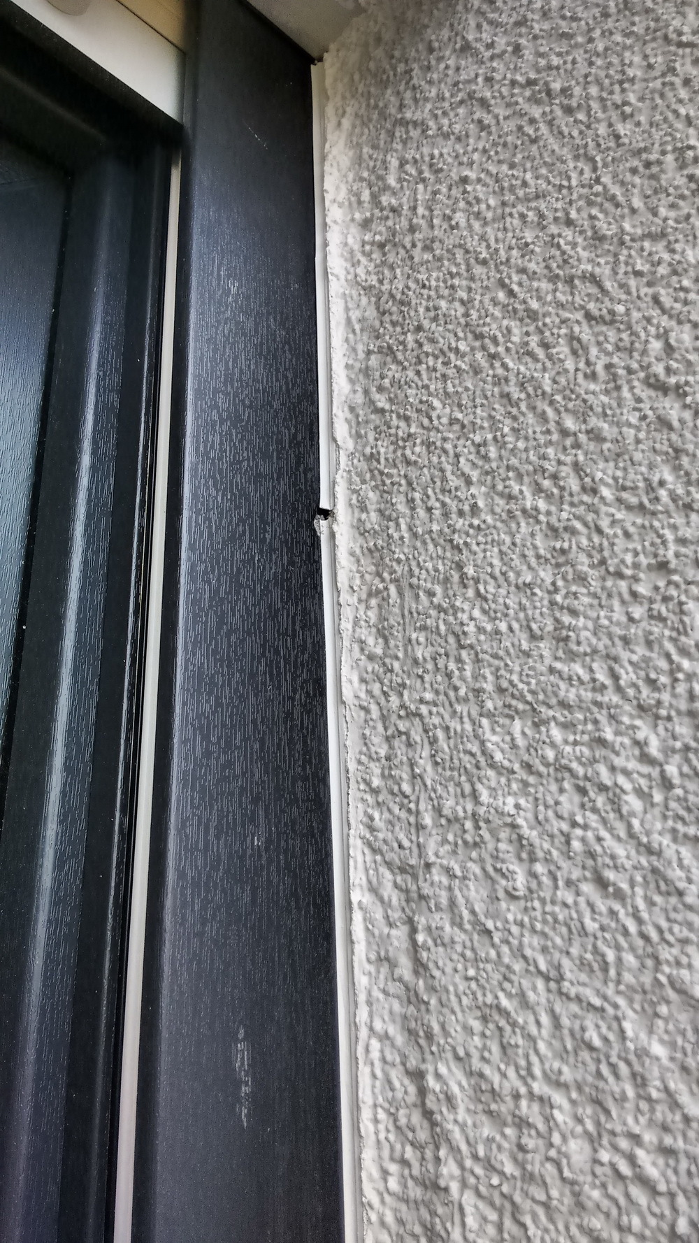 Anputzleiste am Fenster, Risse in Dichtlippe