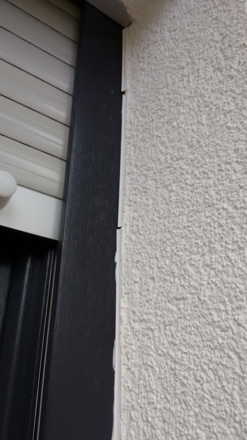 Anputzleiste am Fenster, Risse in Dichtlippe